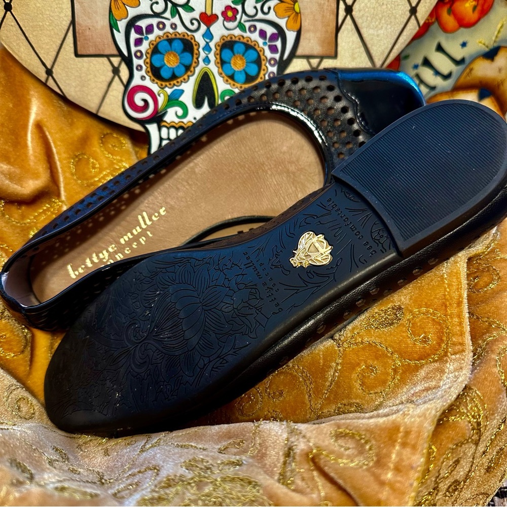 Woman flats shoes